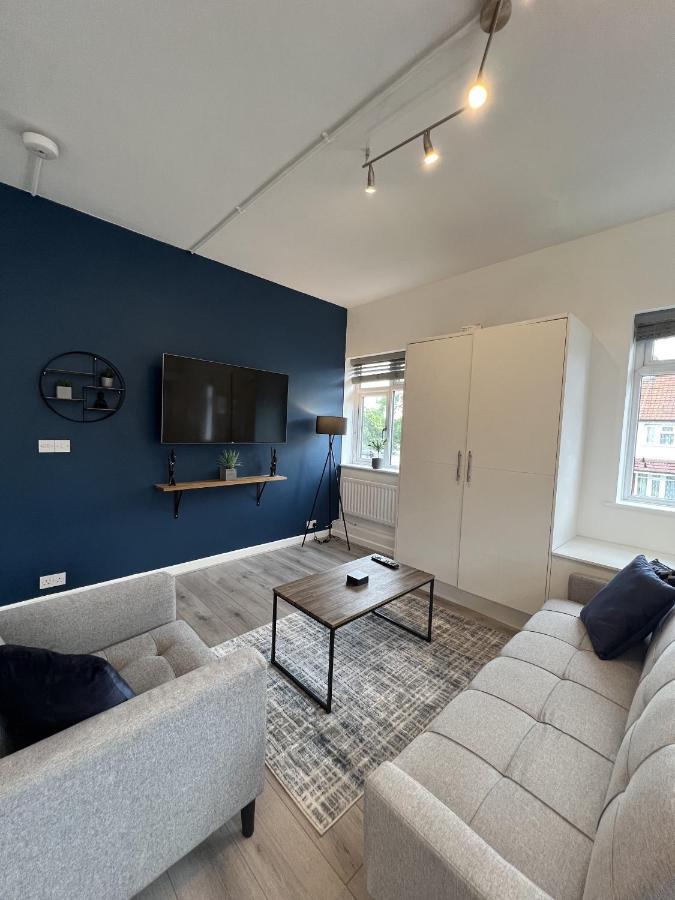 Warner Brothers Apartment Watford  Kültér fotó